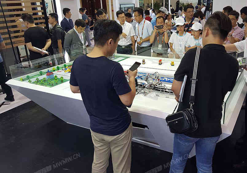 華朗源布藝有限公司參展廣州國(guó)際家具博覽會(huì)2